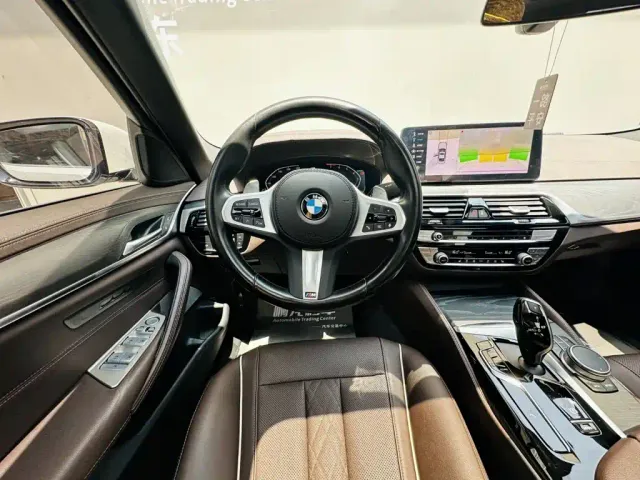 BMW 5 Series — Фото автомобиля 13