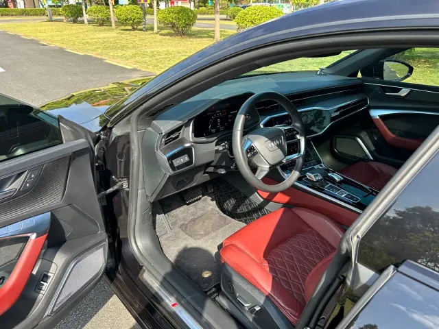Audi A7L — Фото автомобиля 4