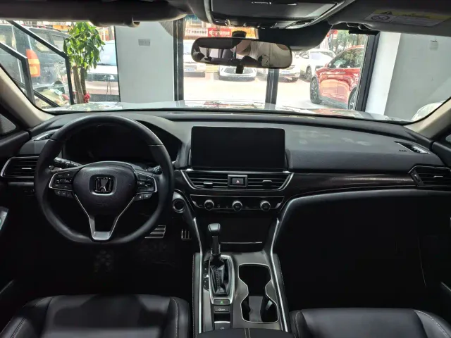Honda Accord — Фото автомобиля 21