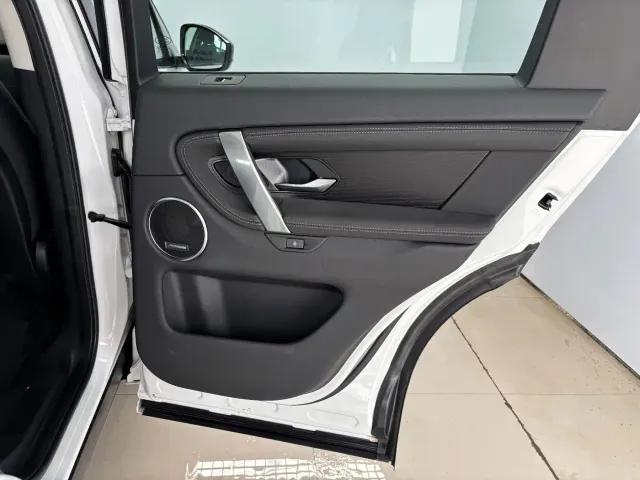 Land Rover Discovery Sport — Фото автомобиля 23