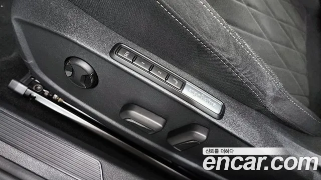 Volkswagen Golf Golf 8 поколение 2.0 TDI Prestige — Фото автомобиля 28