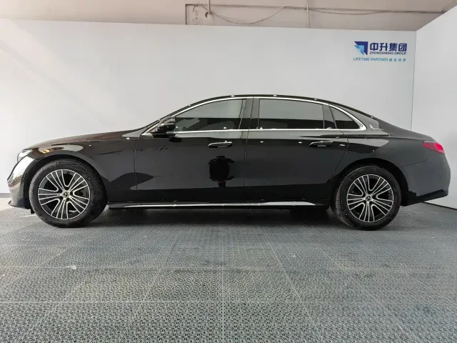 Mercedes-Benz E-Class — Фото автомобиля 7