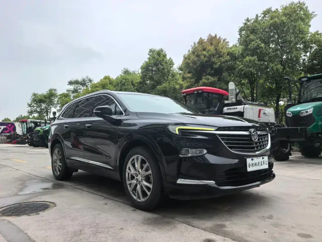 Buick Enclave — Фото автомобиля 3