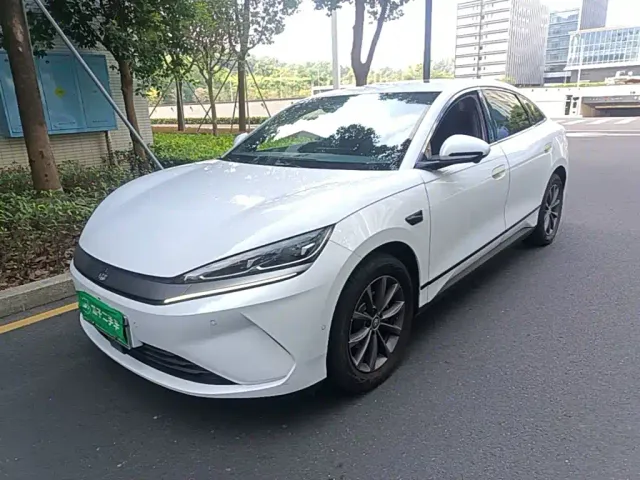 Фотография автомобиля — BYD Qin L