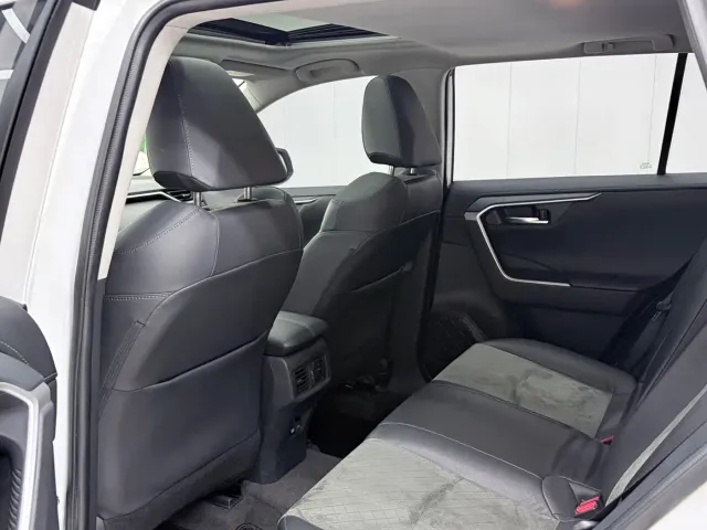 Toyota RAV4 — Фото автомобиля 16