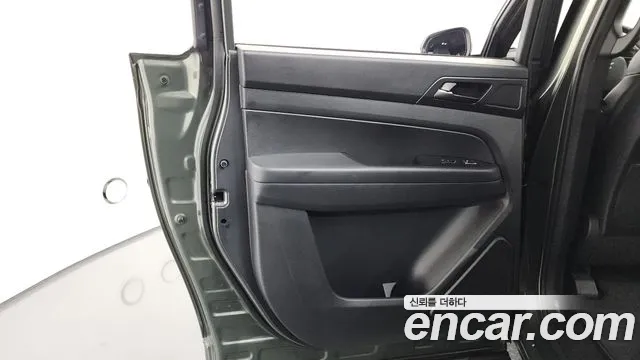 KG_Mobility_Ssangyong Rexton Новый Rexton Sport Khan Дизель 2.2 4WD — Фото автомобиля 22