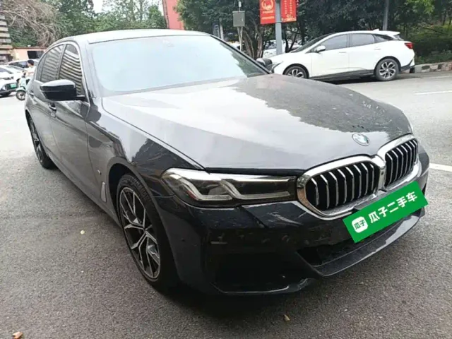 BMW 5 Series — Фото автомобиля 3