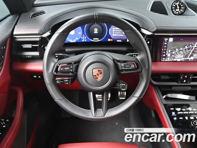 Porsche Macan Electric — Фото автомобиля 13