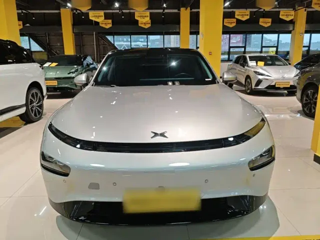 Xpeng P7 — Фото автомобиля 2
