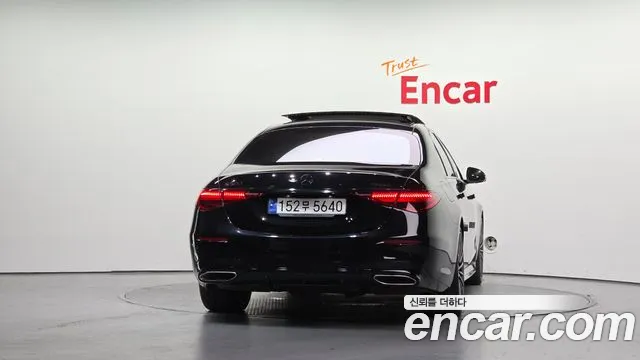 Mercedes-Benz S-Class — Фото автомобиля 3