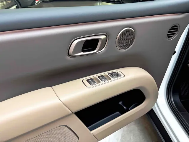 Li Auto i6 — Фото автомобиля 15