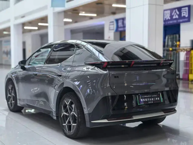 Lynk & Co Z20 — Фото автомобиля 14