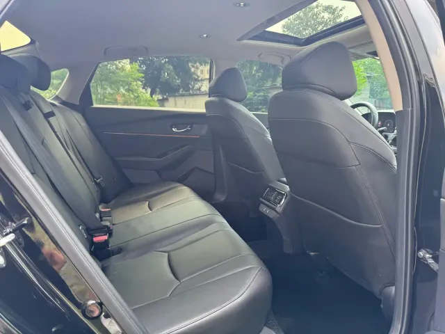 Honda Accord — Фото автомобиля 9
