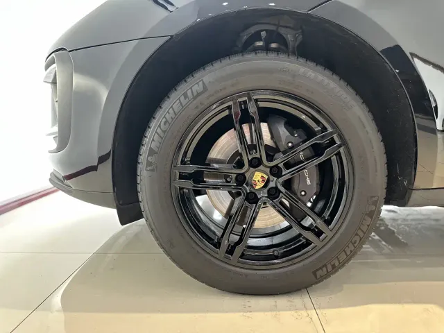 Porsche Macan — Фото автомобиля 25