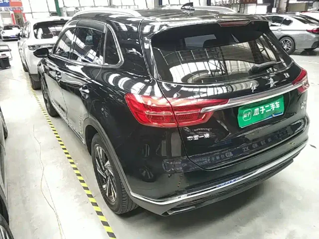 Hongqi HS5 — Фото автомобиля 4