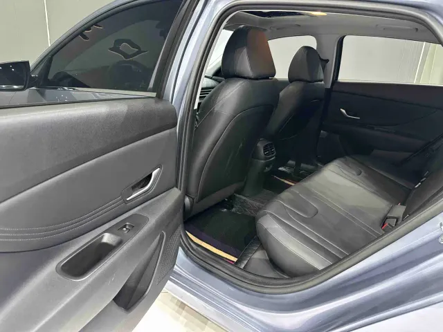 Hyundai Elantra — Фото автомобиля 16