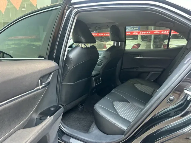 Toyota Camry — Фото автомобиля 7
