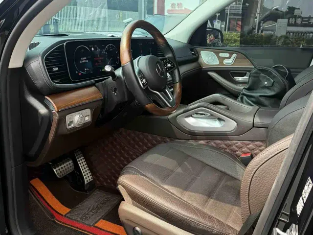 Mercedes-Benz GLS-Class — Фото автомобиля 4