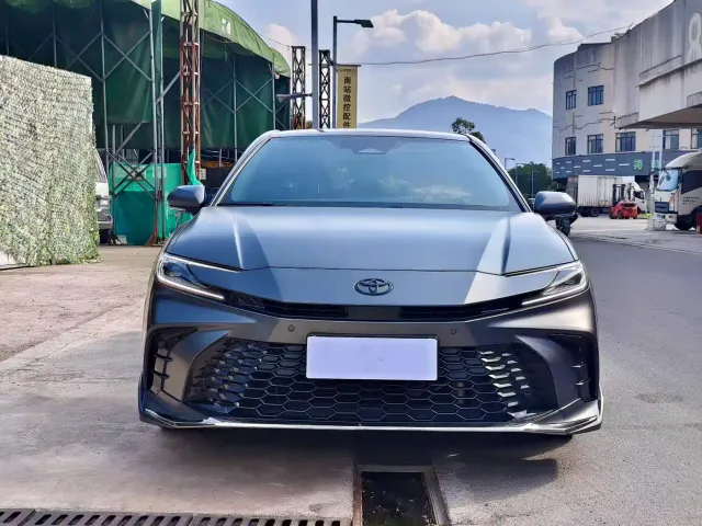 Toyota Camry — Фото автомобиля 2