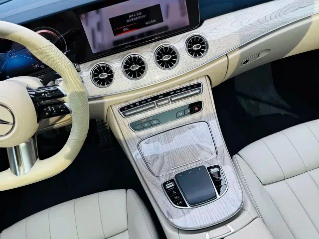 Mercedes-Benz E-Class — Фото автомобиля 8