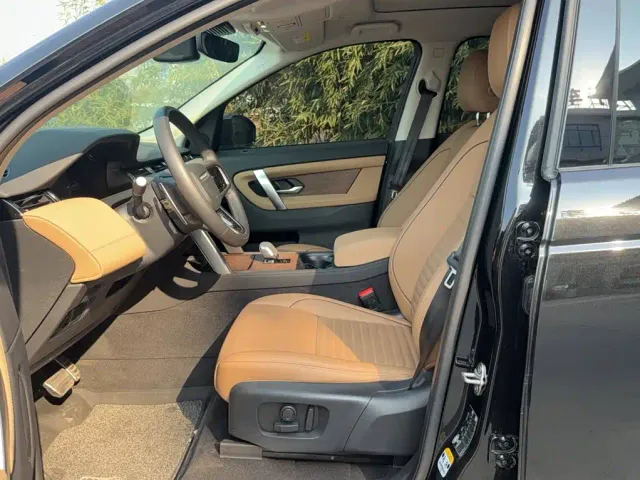 Land Rover Discovery Sport — Фото автомобиля 7
