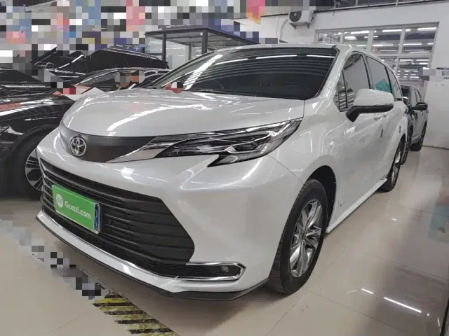 Фотография автомобиля — Toyota Sienna