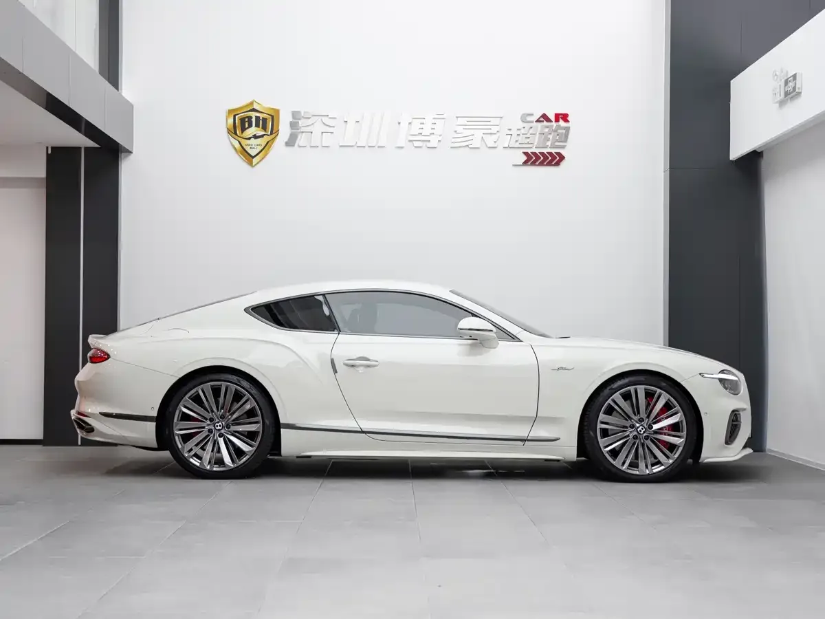 Bentley Continental Plug-in Hybrid 2025 GT Ultimate Edition — Фото автомобиля 10