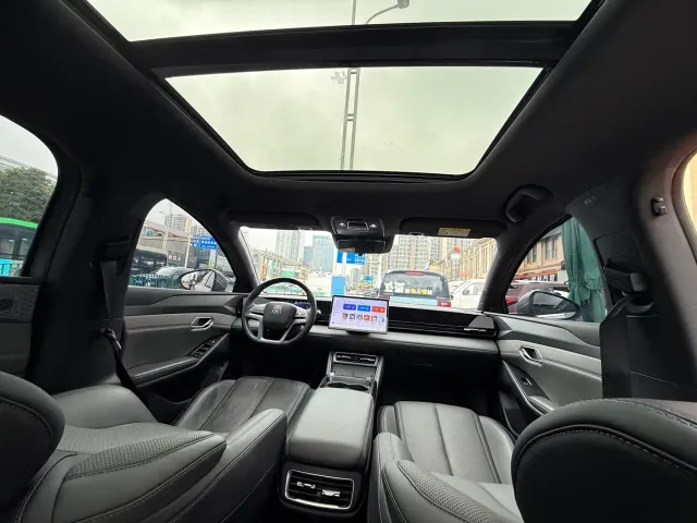 BYD Qin L — Фото автомобиля 11