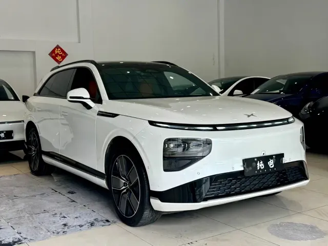 Xpeng G9 — Фото автомобиля 3