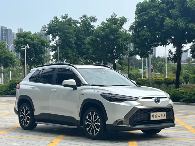 Toyota Frontlander 2023 2.0L Smart Hybrid Dual Engine Luxury Edition — Фото автомобиля 3