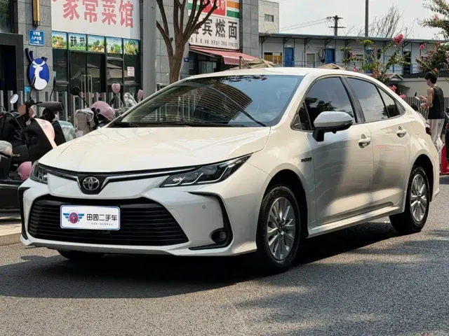 Фотография автомобиля — Toyota Corolla