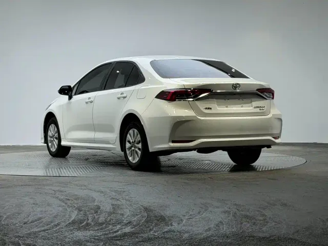 Toyota Corolla — Фото автомобиля 3