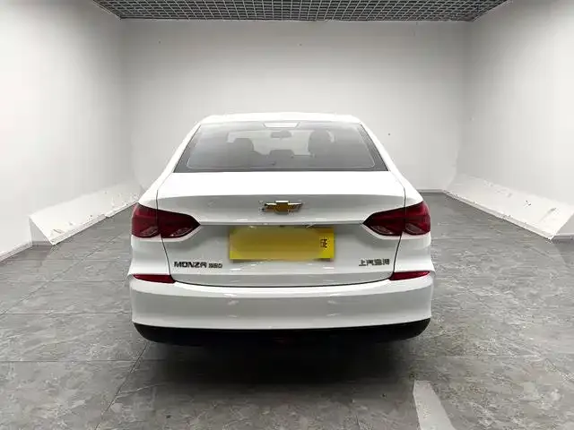 Chevrolet Monza — Фото автомобиля 12