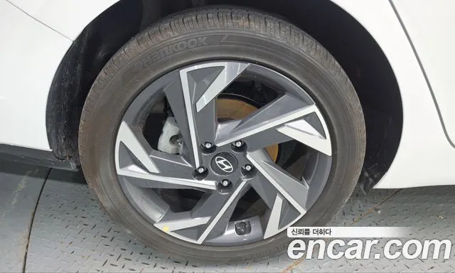 Hyundai Avante — Фото автомобиля 5