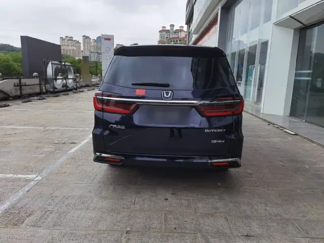 Honda Odyssey — Фото автомобиля 18