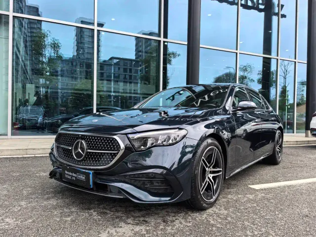 Фотография автомобиля — Mercedes-Benz E-Class