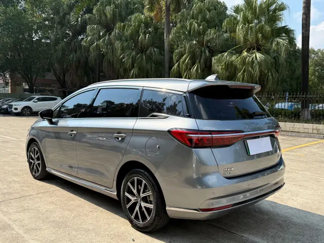 BYD Song MAX — Фото автомобиля 7