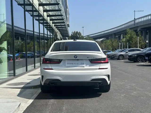 BMW 3 Series — Фото автомобиля 4