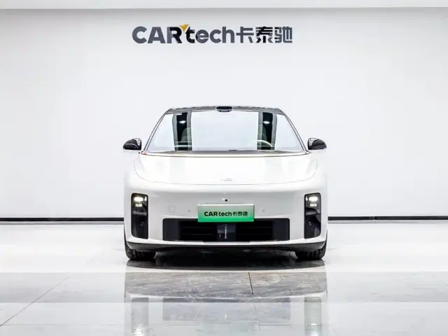 Фотография автомобиля — Li Auto i6