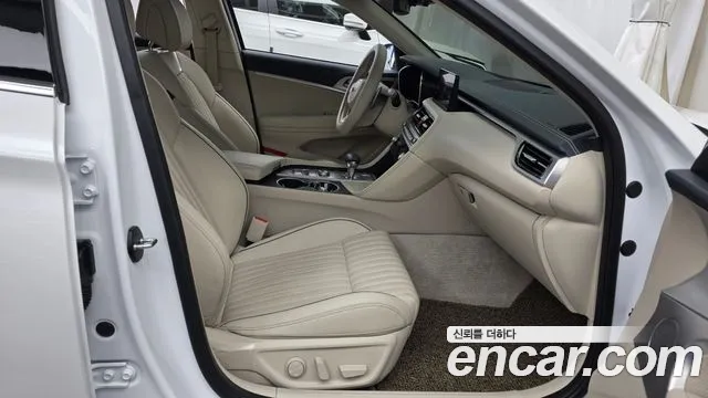 Genesis G70 New — Фото автомобиля 16
