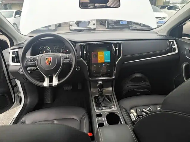 Roewe i6 — Фото автомобиля 9