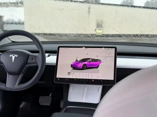 Tesla Model 3 — Фото автомобиля 9