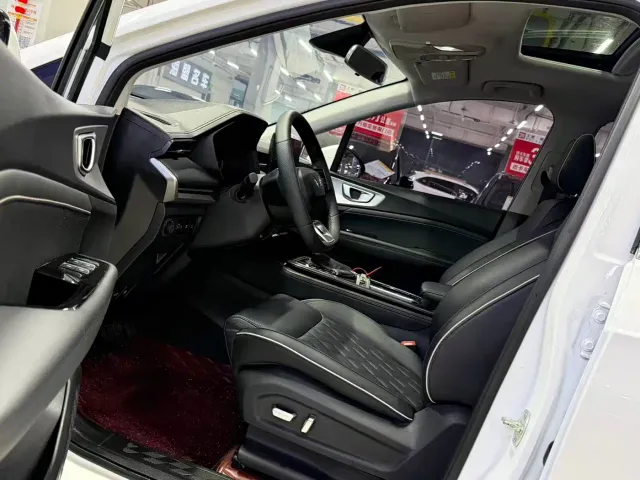 Wuling Jiachen — Фото автомобиля 4