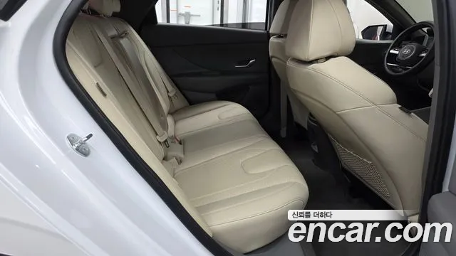 Hyundai AVANTE Новый Avante (CN7) — Фото автомобиля 9
