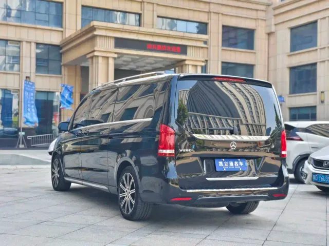 Mercedes-Benz V-Class — Фото автомобиля 4