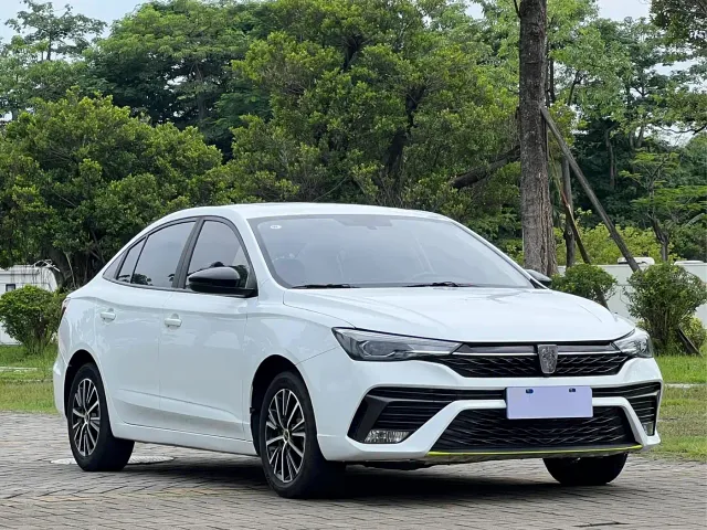 Roewe i5 — Фото автомобиля 3