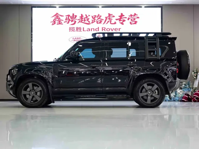 Land Rover Defender — Фото автомобиля 4