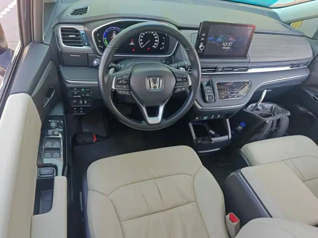 Honda Odyssey — Фото автомобиля 10