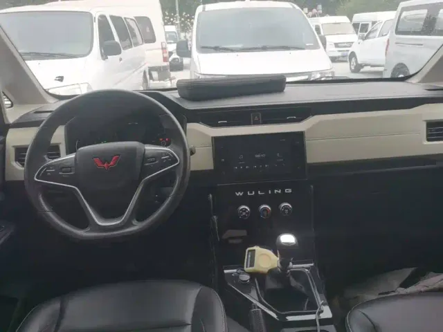 Wuling Zhengcheng — Фото автомобиля 9