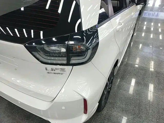 Honda LIFE 2021 1.5L CVT SPORT Heartbeat Edition — Фото автомобиля 7